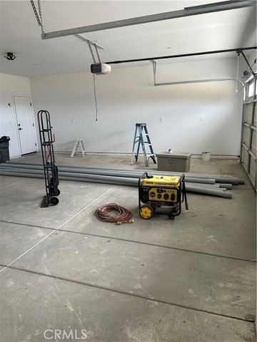 16353 Smokethorn Road, Apple Valley, CA 92307