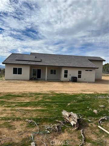 16353 Smokethorn Road, Apple Valley, CA 92307