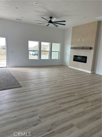 16353 Smokethorn Road, Apple Valley, CA 92307