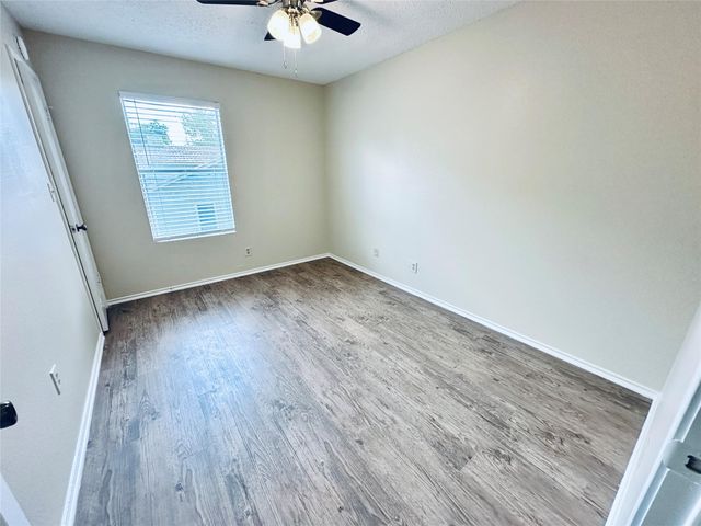 379 Fantail LOOP B, Austin, TX 78734