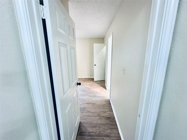 379 Fantail LOOP B, Austin, TX 78734