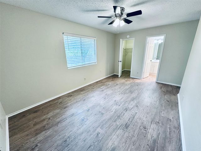 379 Fantail LOOP B, Austin, TX 78734