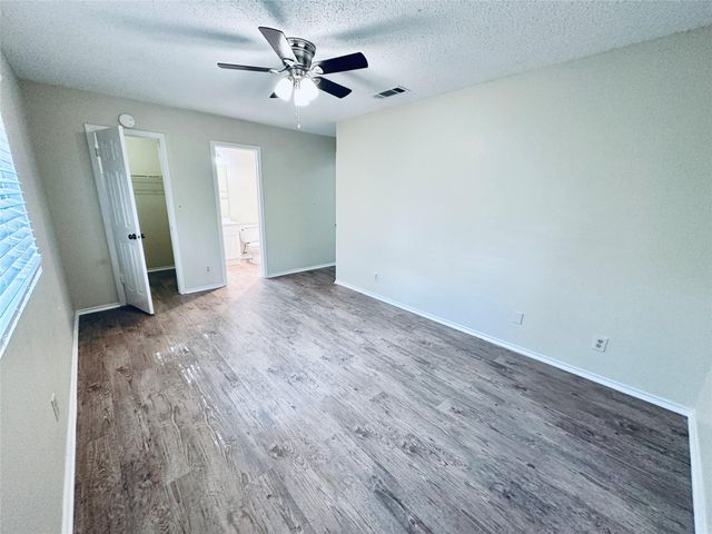 379 Fantail LOOP B, Austin, TX 78734