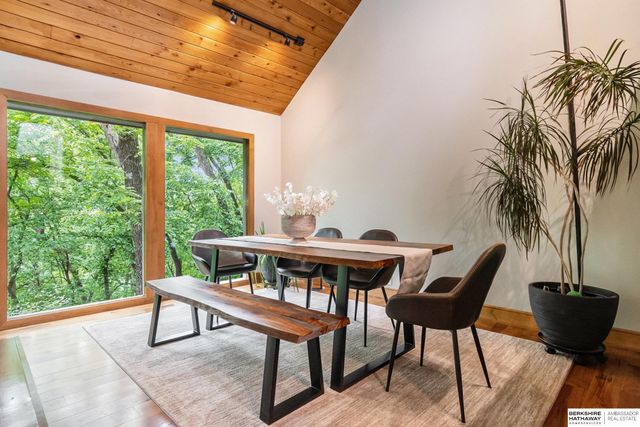 1606 Camp Gifford Road, Bellevue, NE 68005