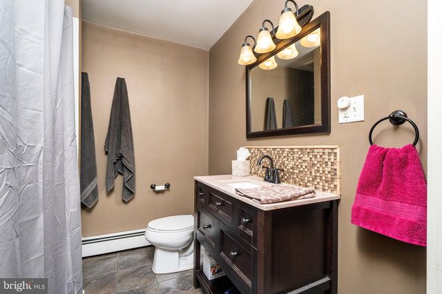 1043 HORNBERGER AVE, Roebling, NJ 08554