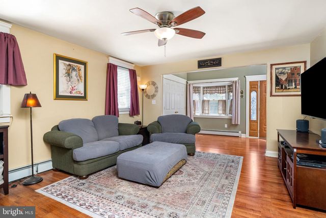 1043 HORNBERGER AVE, Roebling, NJ 08554