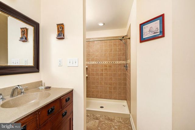 1043 HORNBERGER AVE, Roebling, NJ 08554