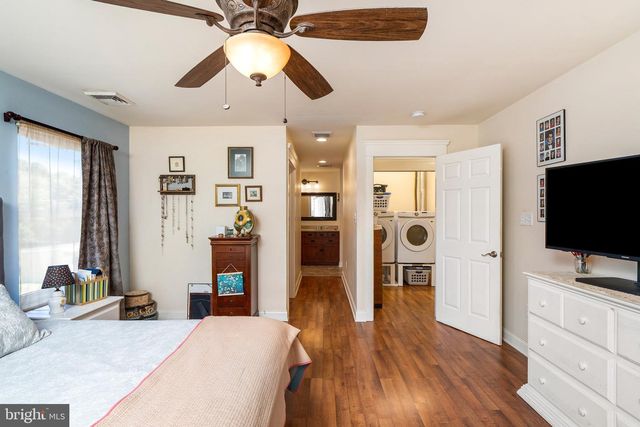 1043 HORNBERGER AVE, Roebling, NJ 08554