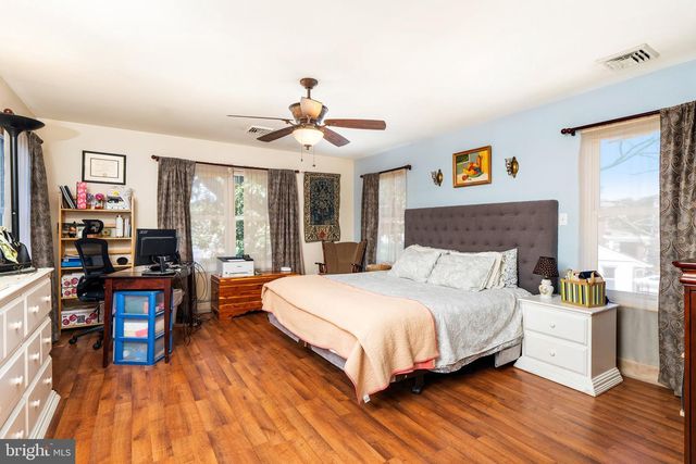 1043 HORNBERGER AVE, Roebling, NJ 08554