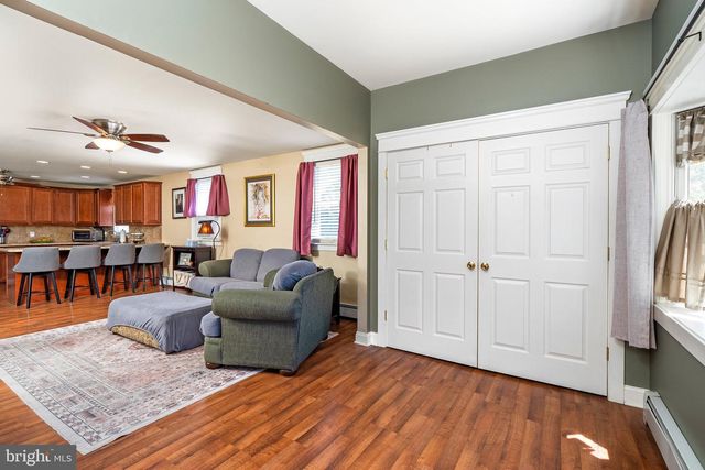 1043 HORNBERGER AVE, Roebling, NJ 08554