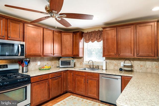 1043 HORNBERGER AVE, Roebling, NJ 08554