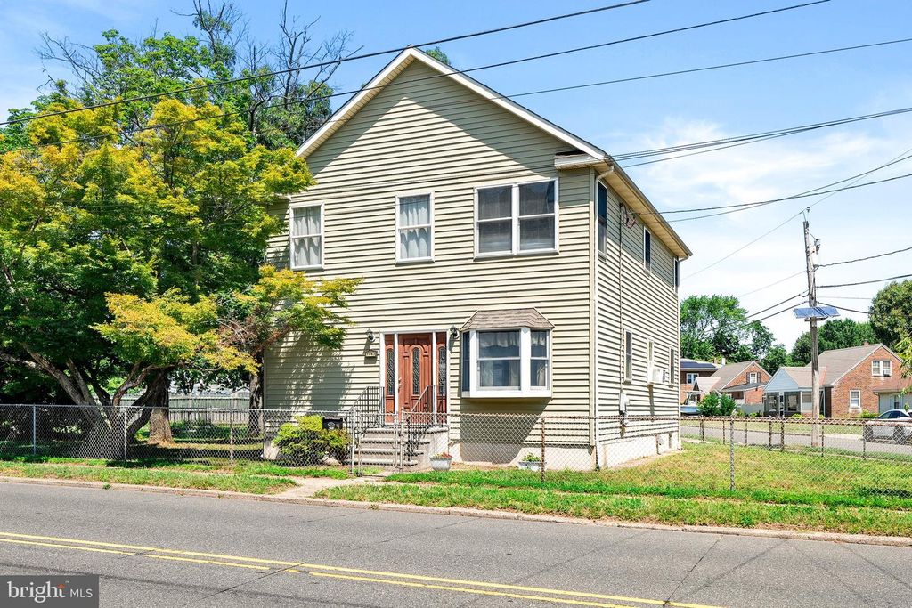 1043 HORNBERGER AVE, Roebling, NJ 08554