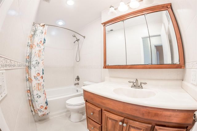 344 SW 1st Street 6, Pompano Beach, FL 33060