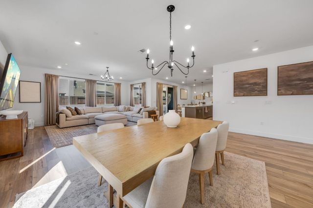 5080 Marshmallow Dr, Roseville, CA 95747