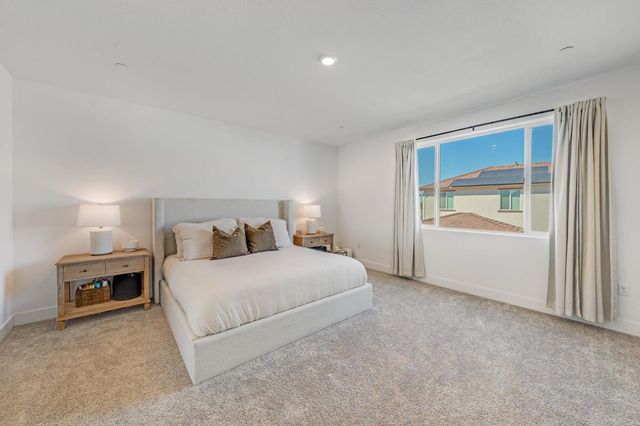 5080 Marshmallow Dr, Roseville, CA 95747