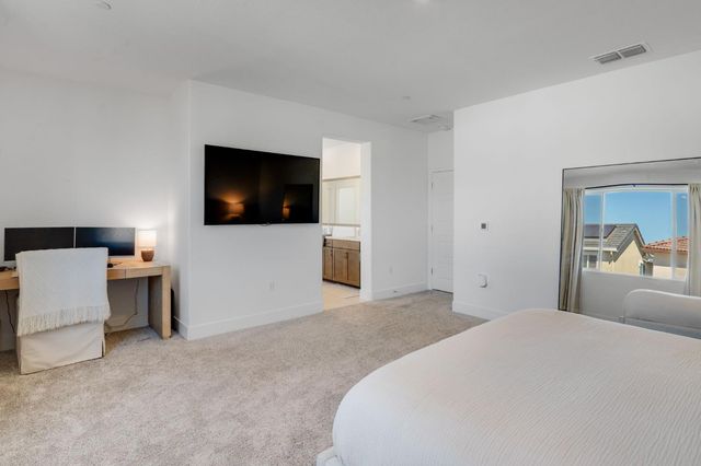 5080 Marshmallow Dr, Roseville, CA 95747