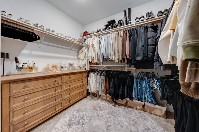 5080 Marshmallow Dr, Roseville, CA 95747