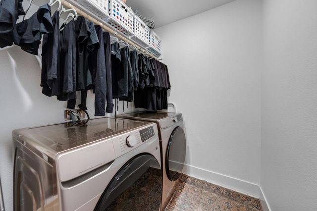 5080 Marshmallow Dr, Roseville, CA 95747