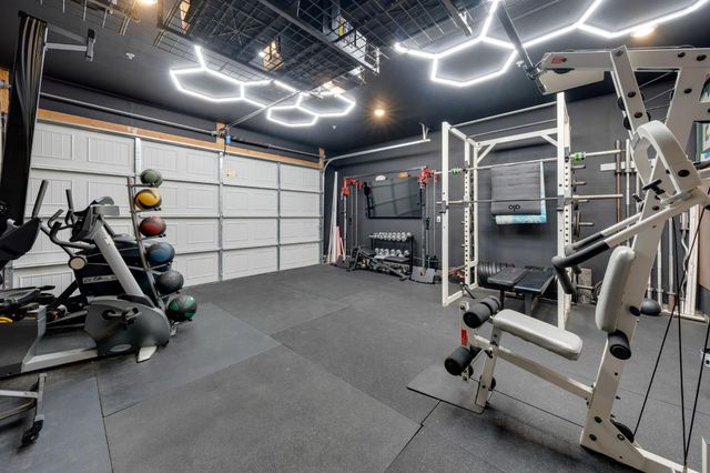 5080 Marshmallow Dr, Roseville, CA 95747