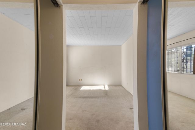 6339 N Orange Tree Drive, Tucson, AZ 85704