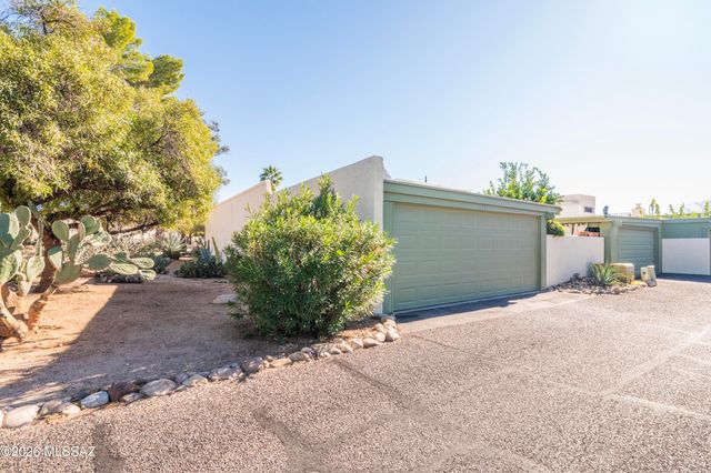 6339 N Orange Tree Drive, Tucson, AZ 85704