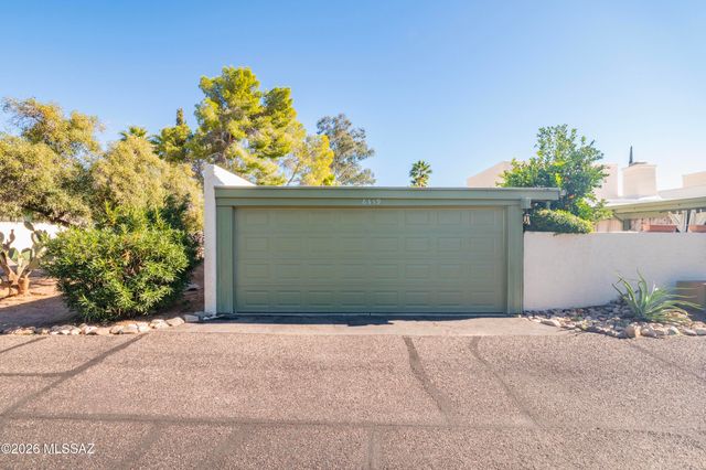 6339 N Orange Tree Drive, Tucson, AZ 85704