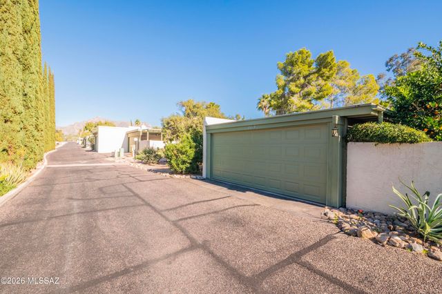 6339 N Orange Tree Drive, Tucson, AZ 85704