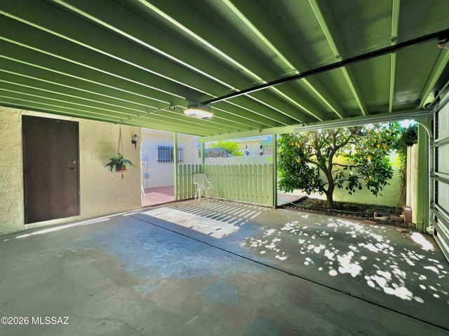 6339 N Orange Tree Drive, Tucson, AZ 85704