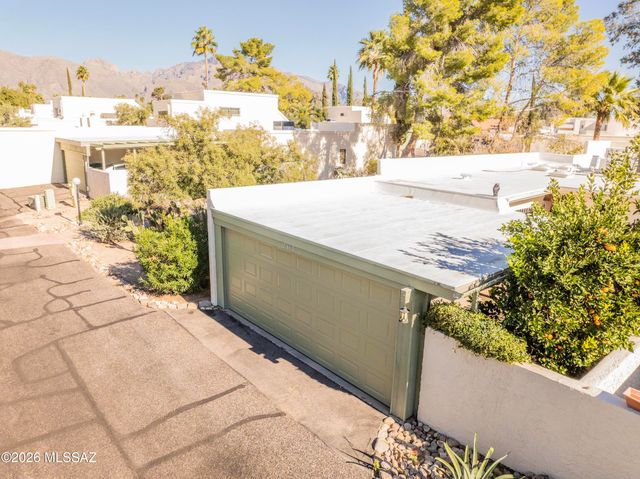 6339 N Orange Tree Drive, Tucson, AZ 85704