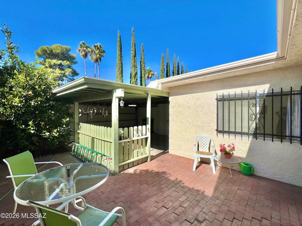 6339 N Orange Tree Drive, Tucson, AZ 85704