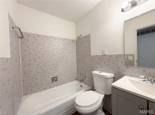 2940 Dover Drive, Florissant, MO 63033