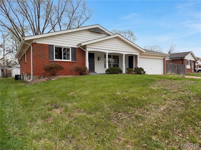 2940 Dover Drive, Florissant, MO 63033