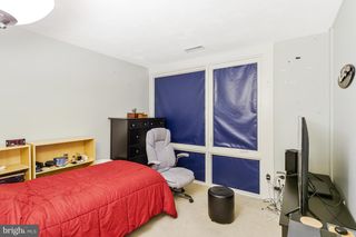 8615 ACORN CIR, Vienna, VA 22180