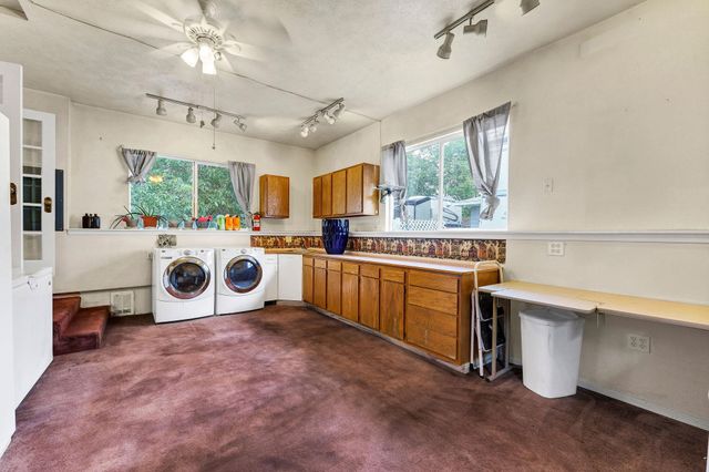 915 N Bowdish Rd, Spokane Valley, WA 99206