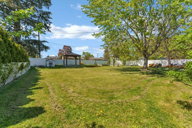 915 N Bowdish Rd, Spokane Valley, WA 99206