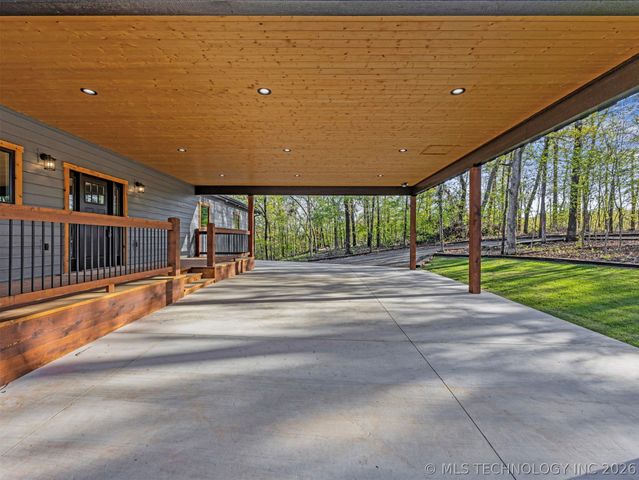 18475 W Lakewood Drive, Park Hill, OK 74451