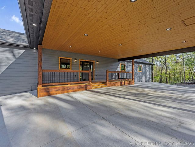 18475 W Lakewood Drive, Park Hill, OK 74451