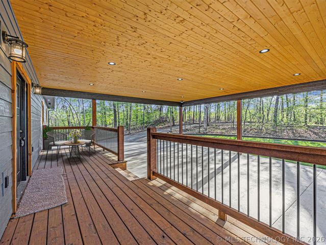 18475 W Lakewood Drive, Park Hill, OK 74451