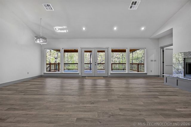 18475 W Lakewood Drive, Park Hill, OK 74451
