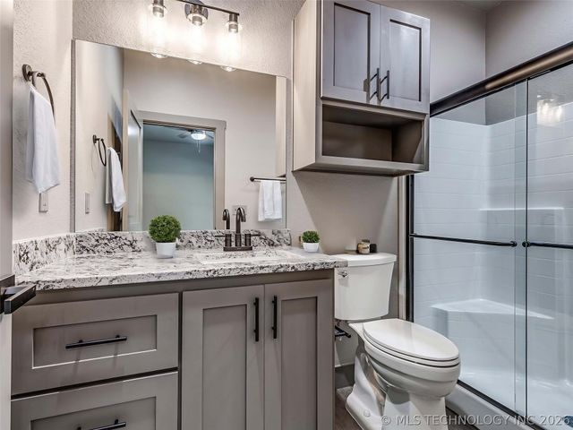 18475 W Lakewood Drive, Park Hill, OK 74451