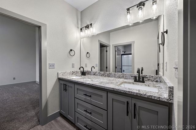 18475 W Lakewood Drive, Park Hill, OK 74451