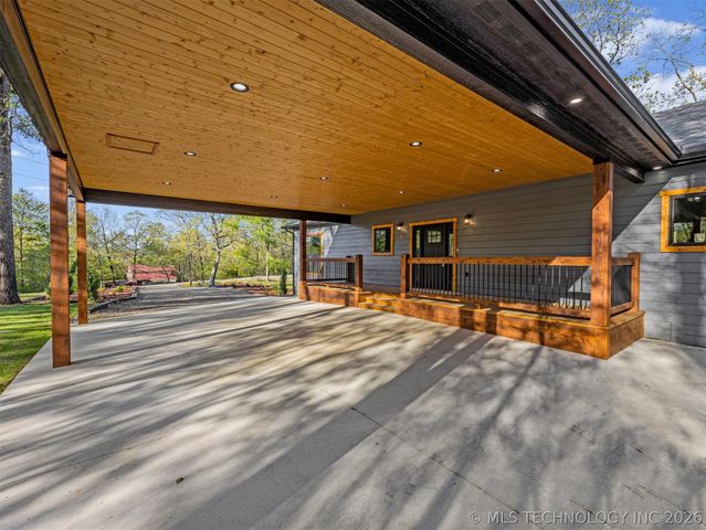 18475 W Lakewood Drive, Park Hill, OK 74451