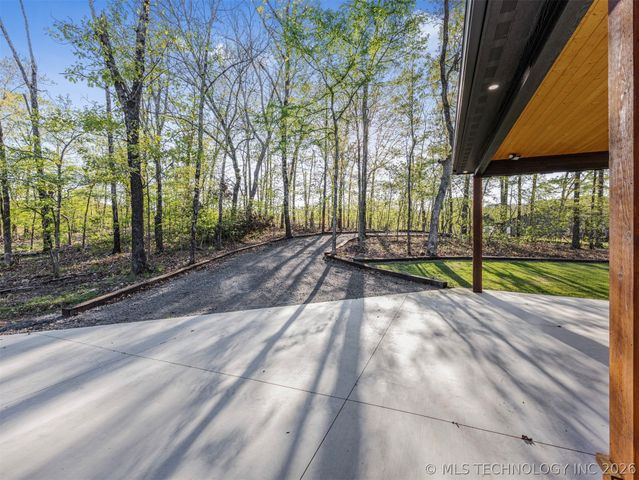 18475 W Lakewood Drive, Park Hill, OK 74451