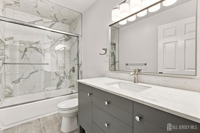 20 Parkside Drive, Spotswood, NJ 08884