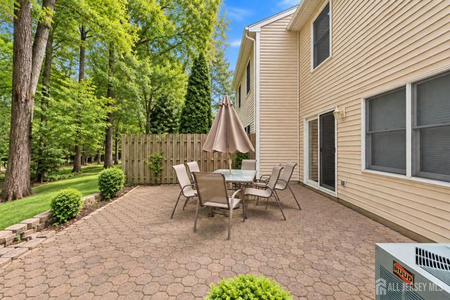 20 Parkside Drive, Spotswood, NJ 08884