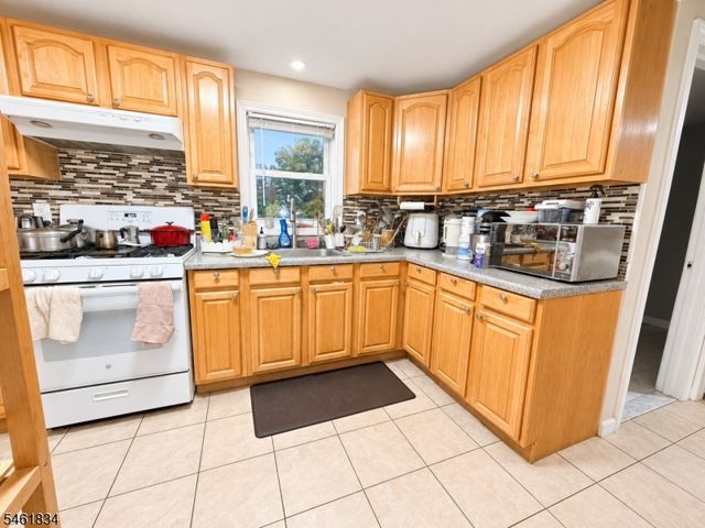 1112 Virginia St, Elizabeth City, NJ 07201