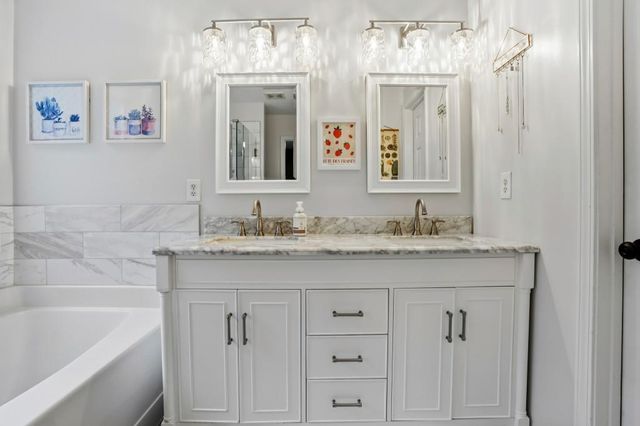 3424 Kensington Parc Circle, Avondale Estates, GA 30002