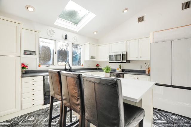 53 Tanager Road, Mahopac, NY 10541