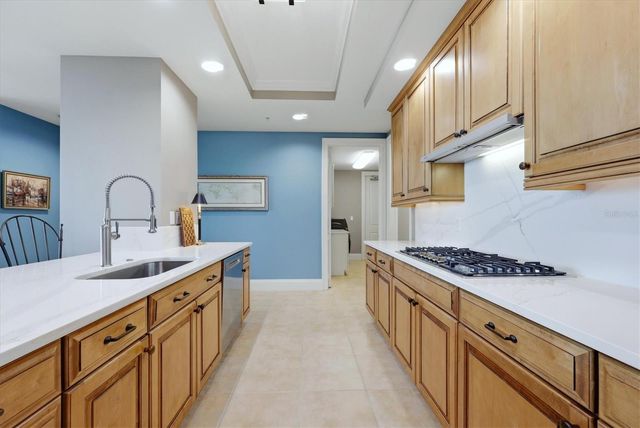 140 RIVIERA DUNES WAY 402, Palmetto, FL 34221