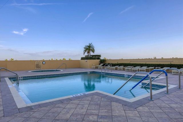 140 RIVIERA DUNES WAY 402, Palmetto, FL 34221